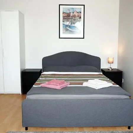 Апартаменты Close To Airport With 2 Bedroom