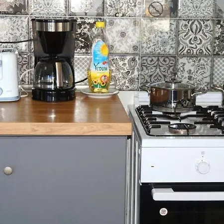 Close To Airport With 2 Bedroom Апартаменты